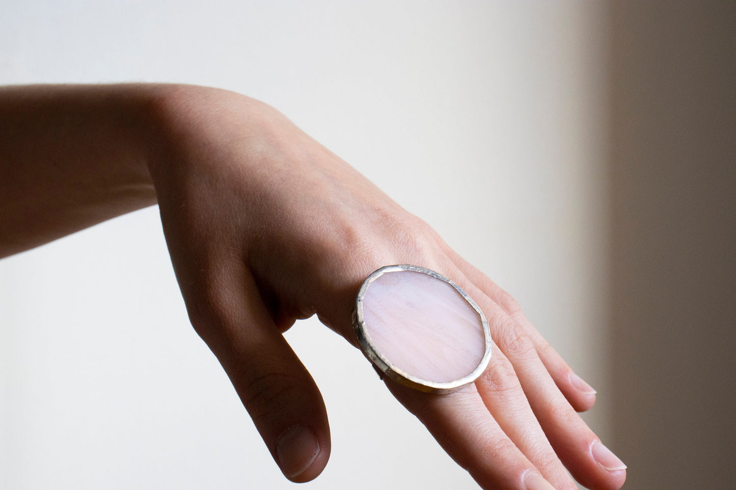 Large circle ring / Pale pink