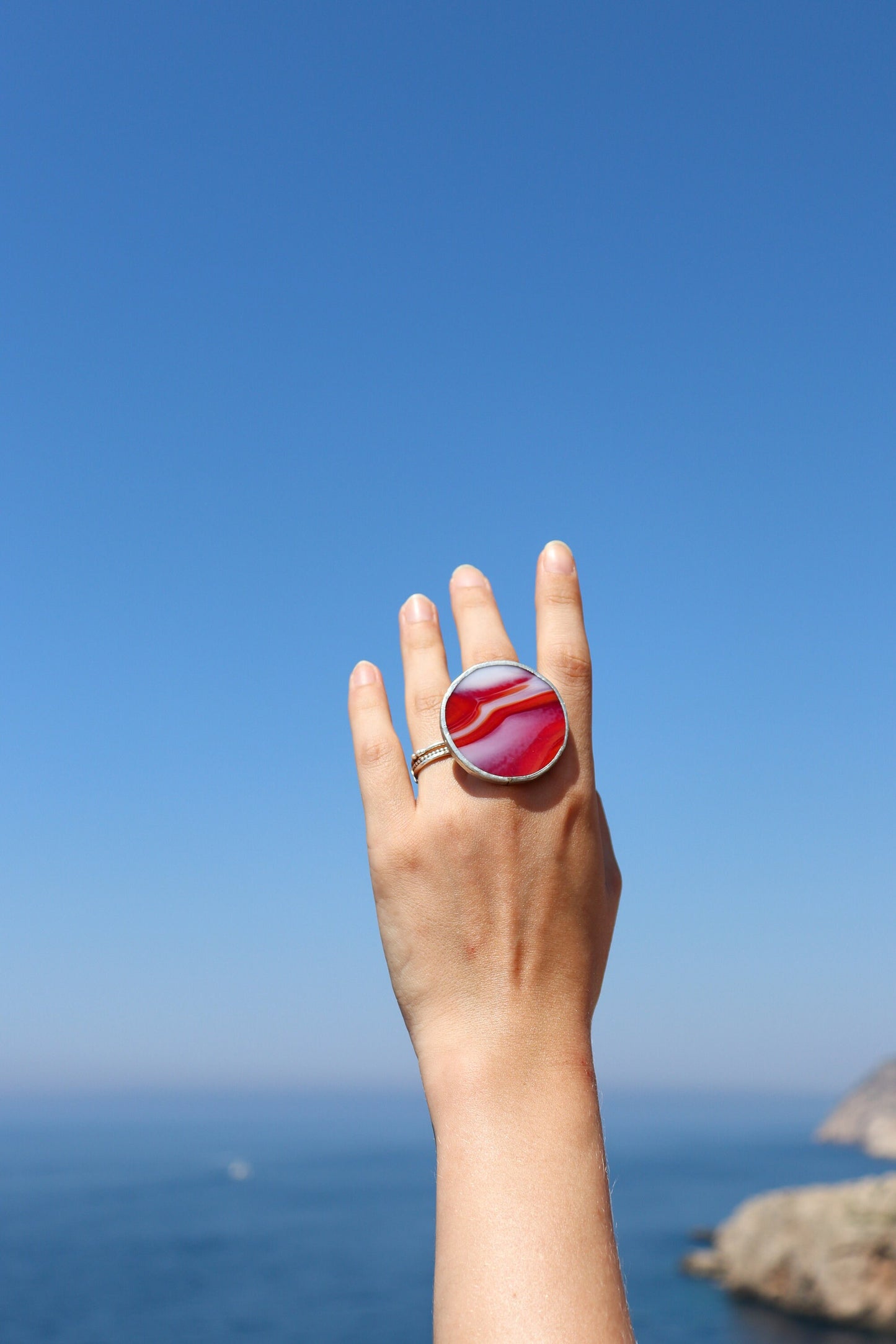 Large circle ring / Red and white