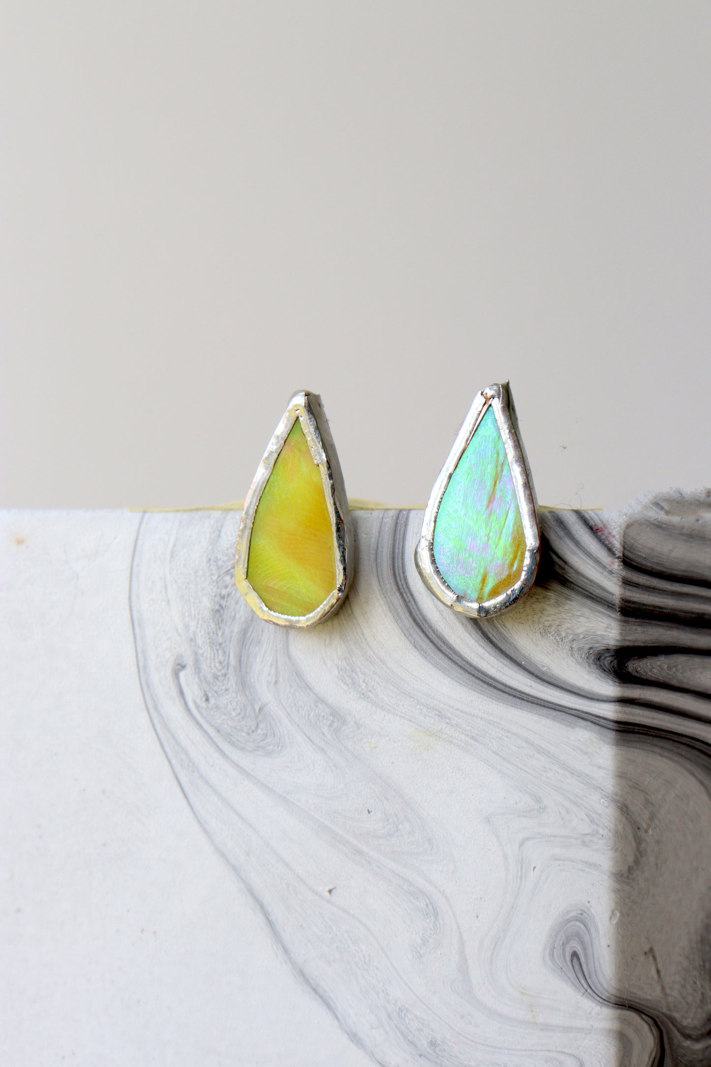 Teardrop stud earrings