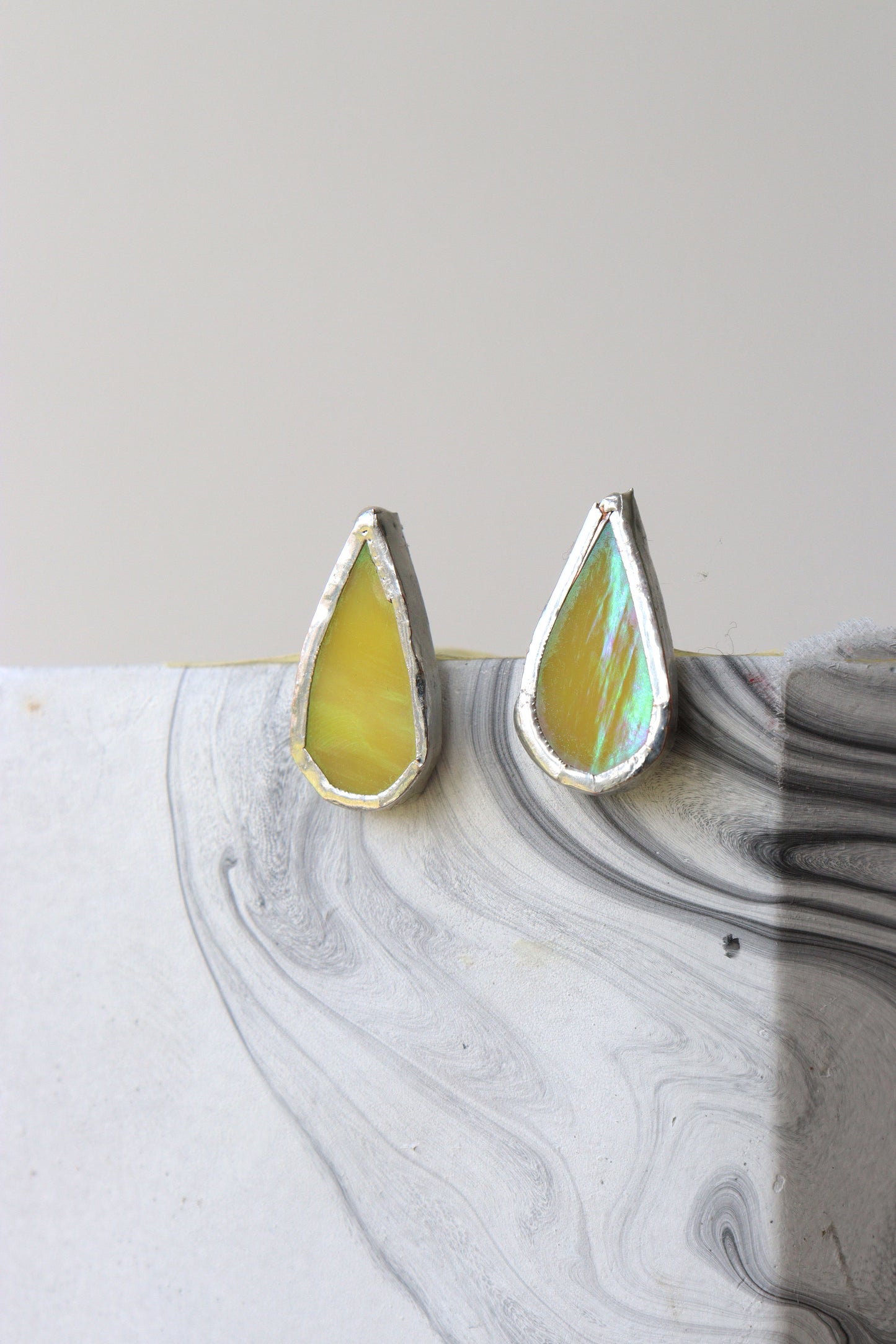 Teardrop stud earrings