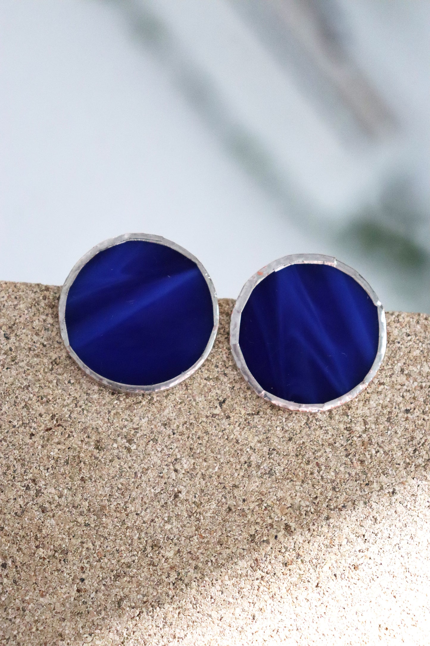 Medium circle earrings / Blue