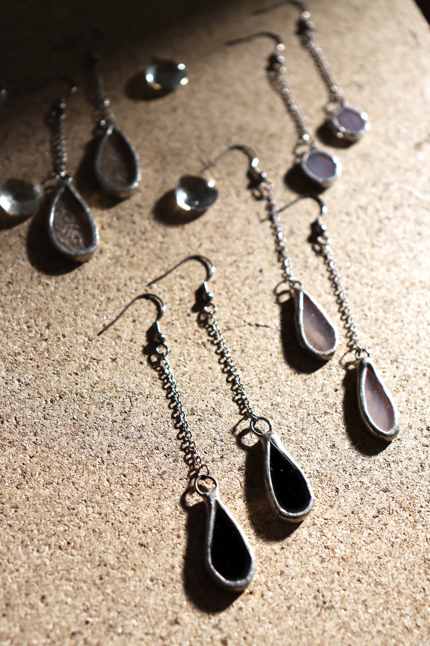 Teardrop dangling earrings