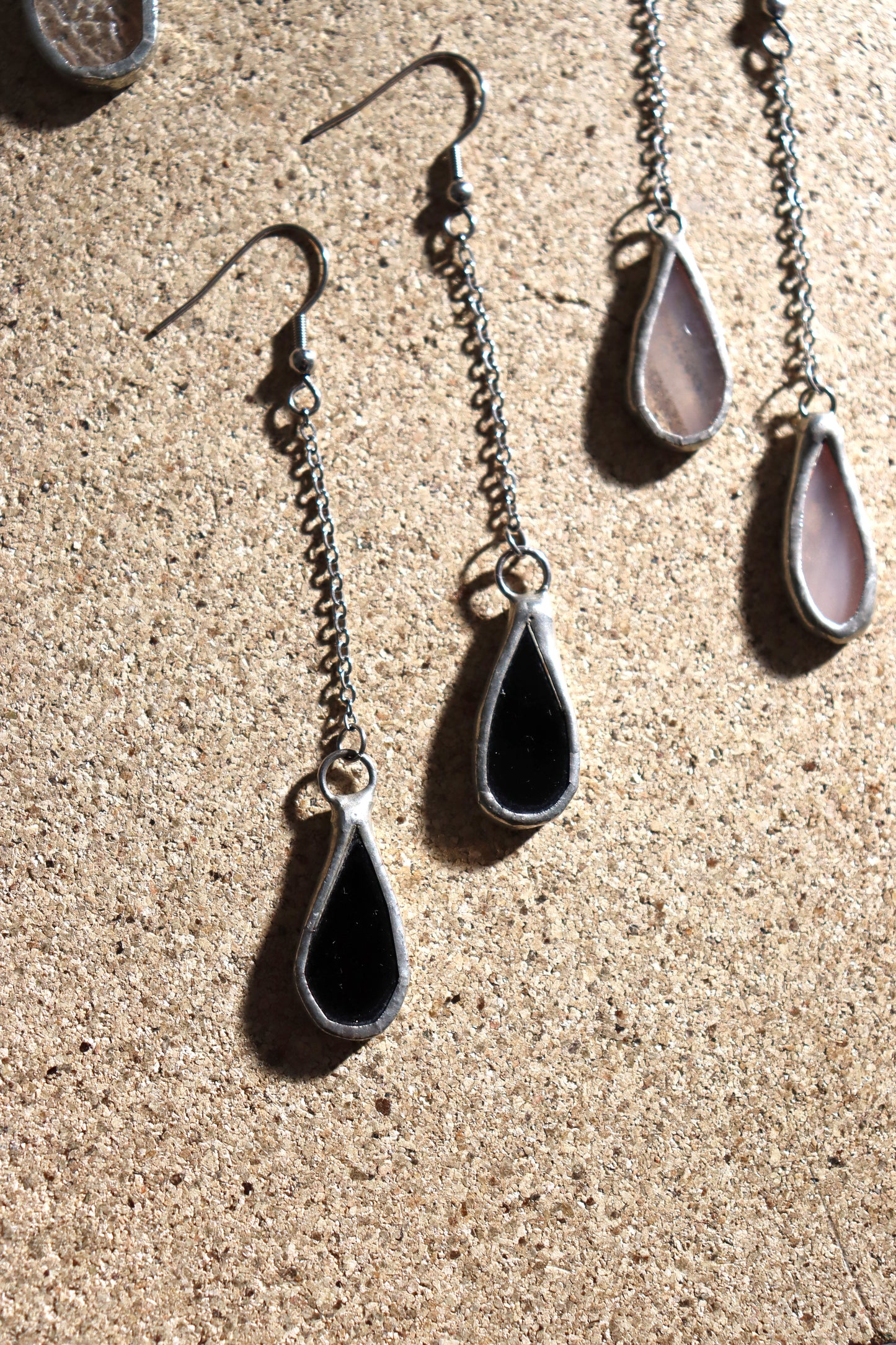 Teardrop dangling earrings