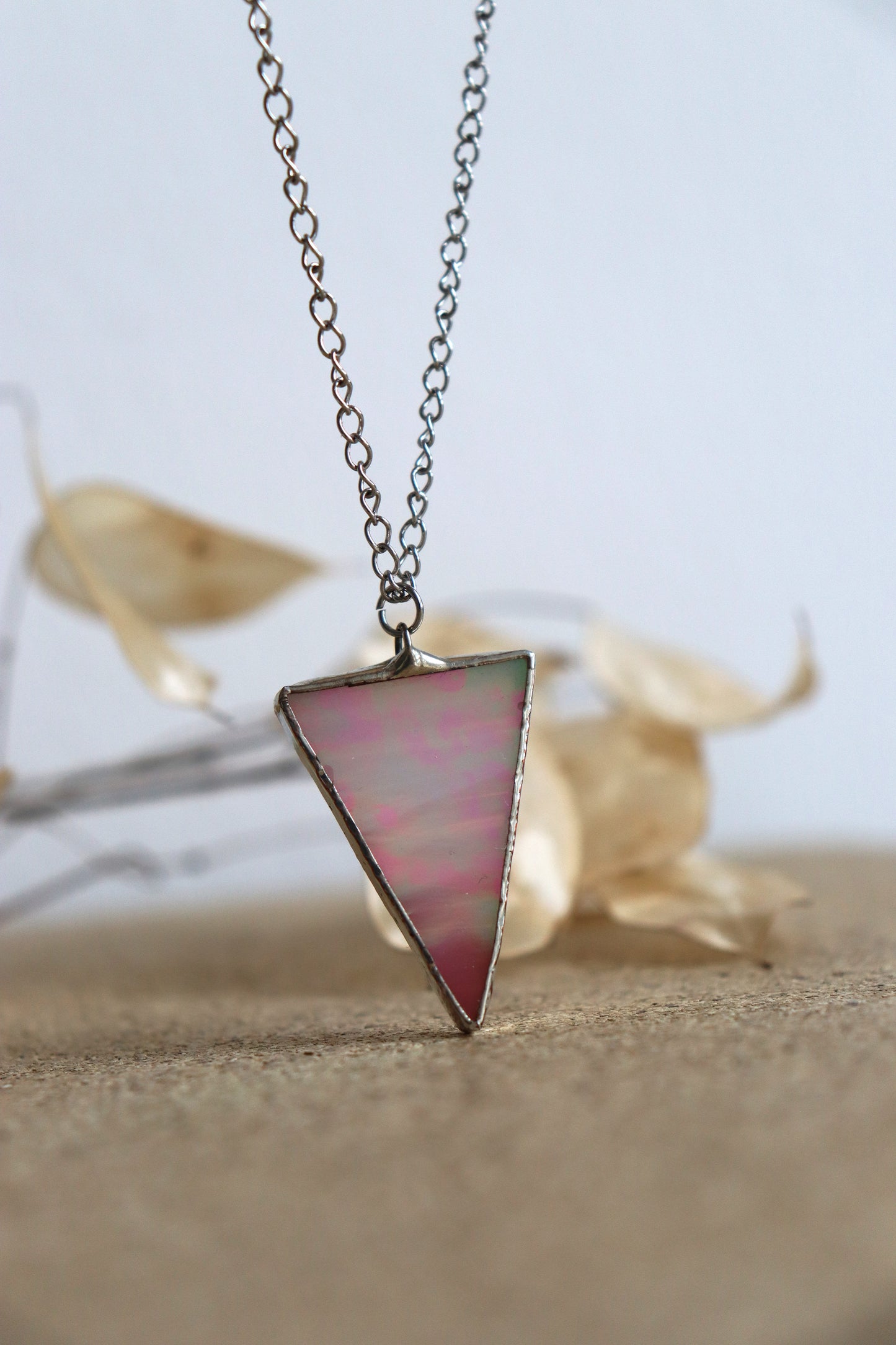 Triangle necklace /  Iridescence pink