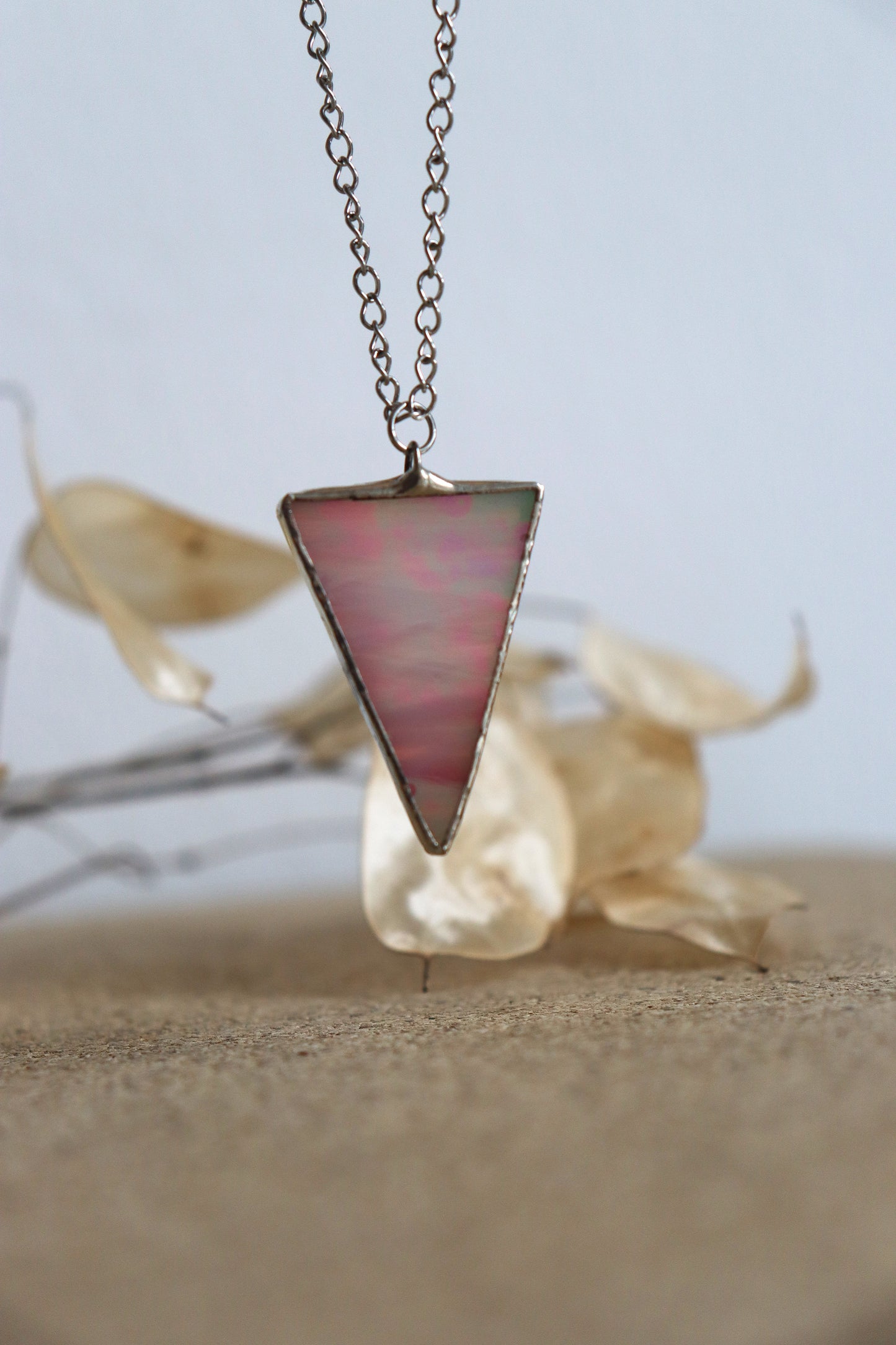 Triangle necklace /  Iridescence pink
