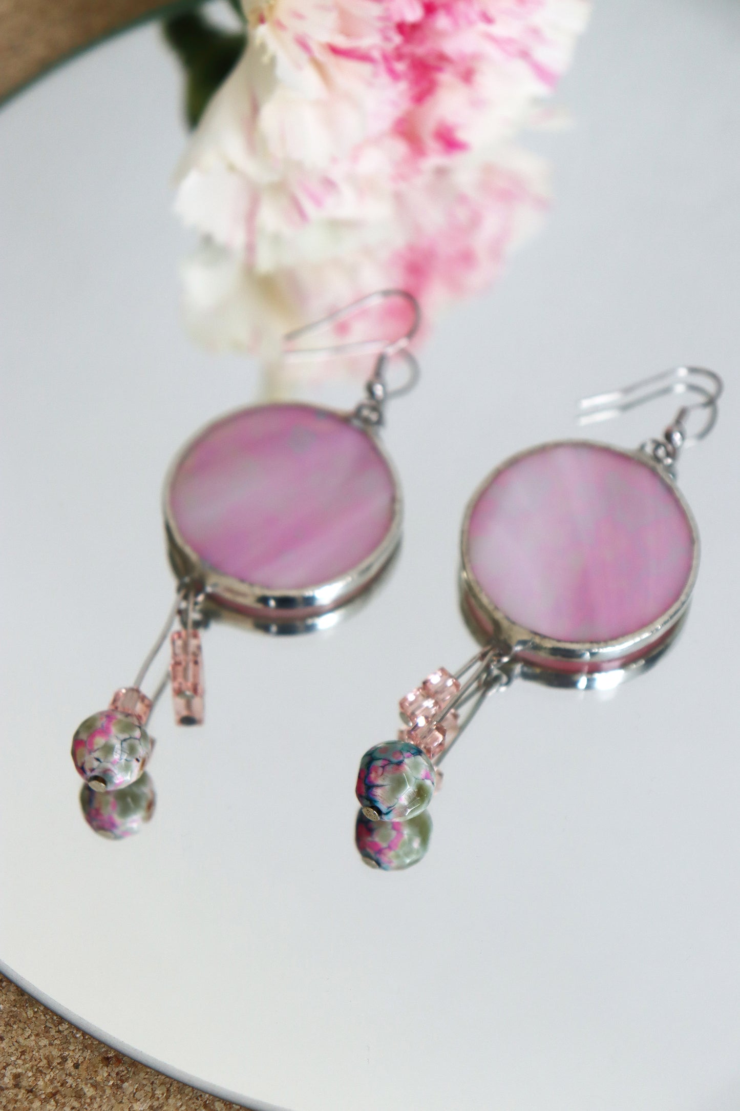 Medium dangling earrings with stones