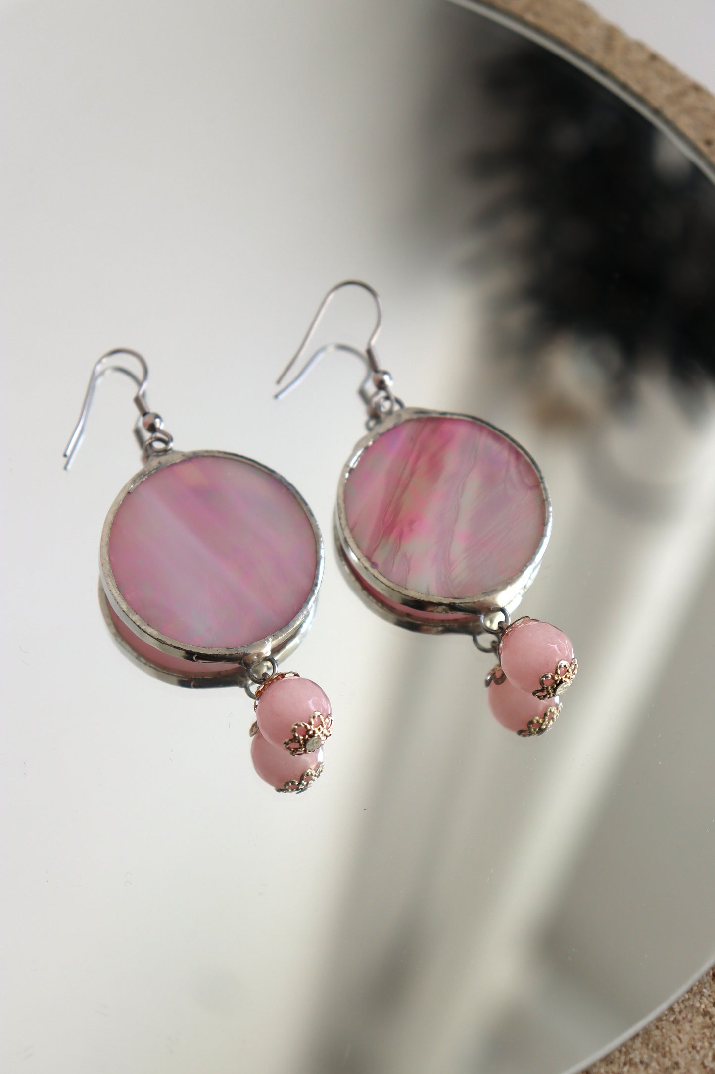 Medium dangling earrings with stones