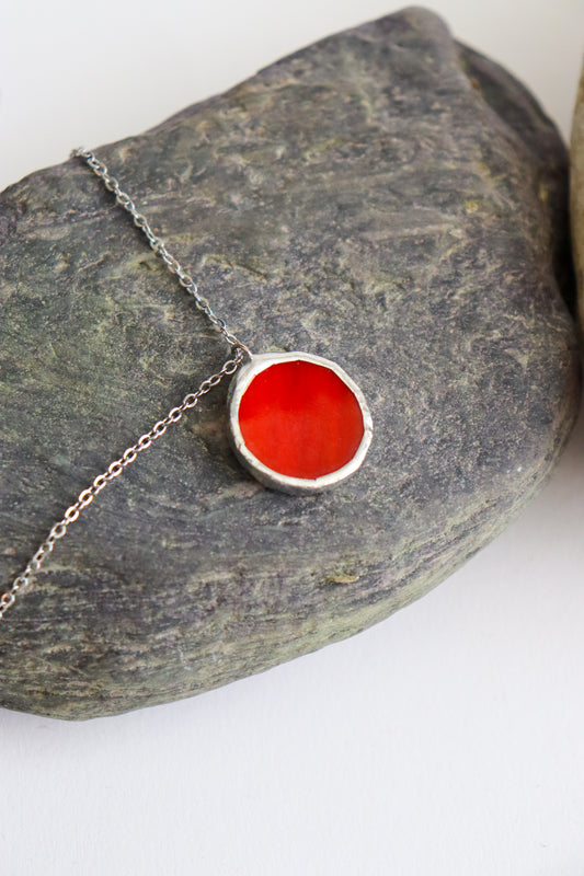 Small circle necklace /  Red