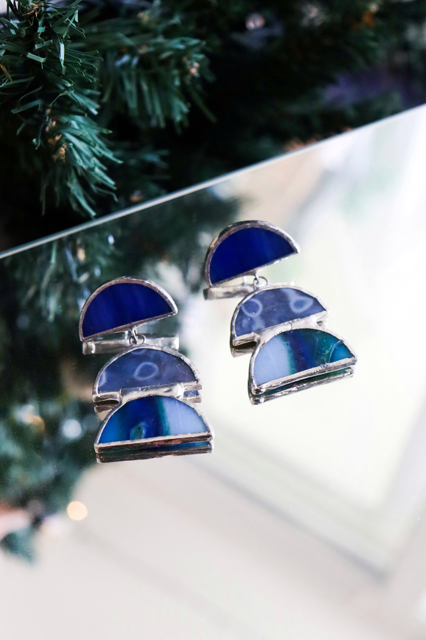 Echo medium earrings