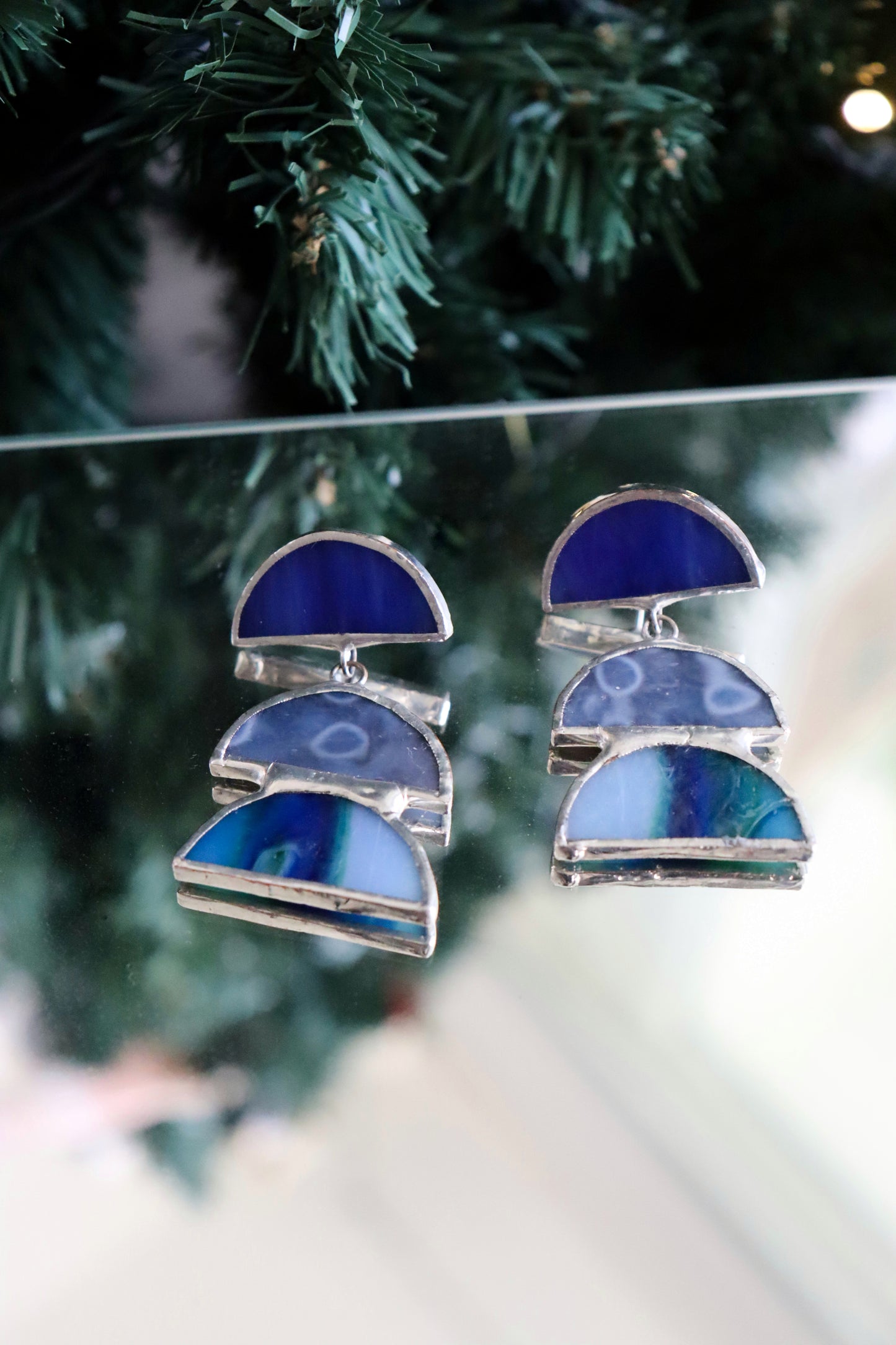 Echo medium earrings