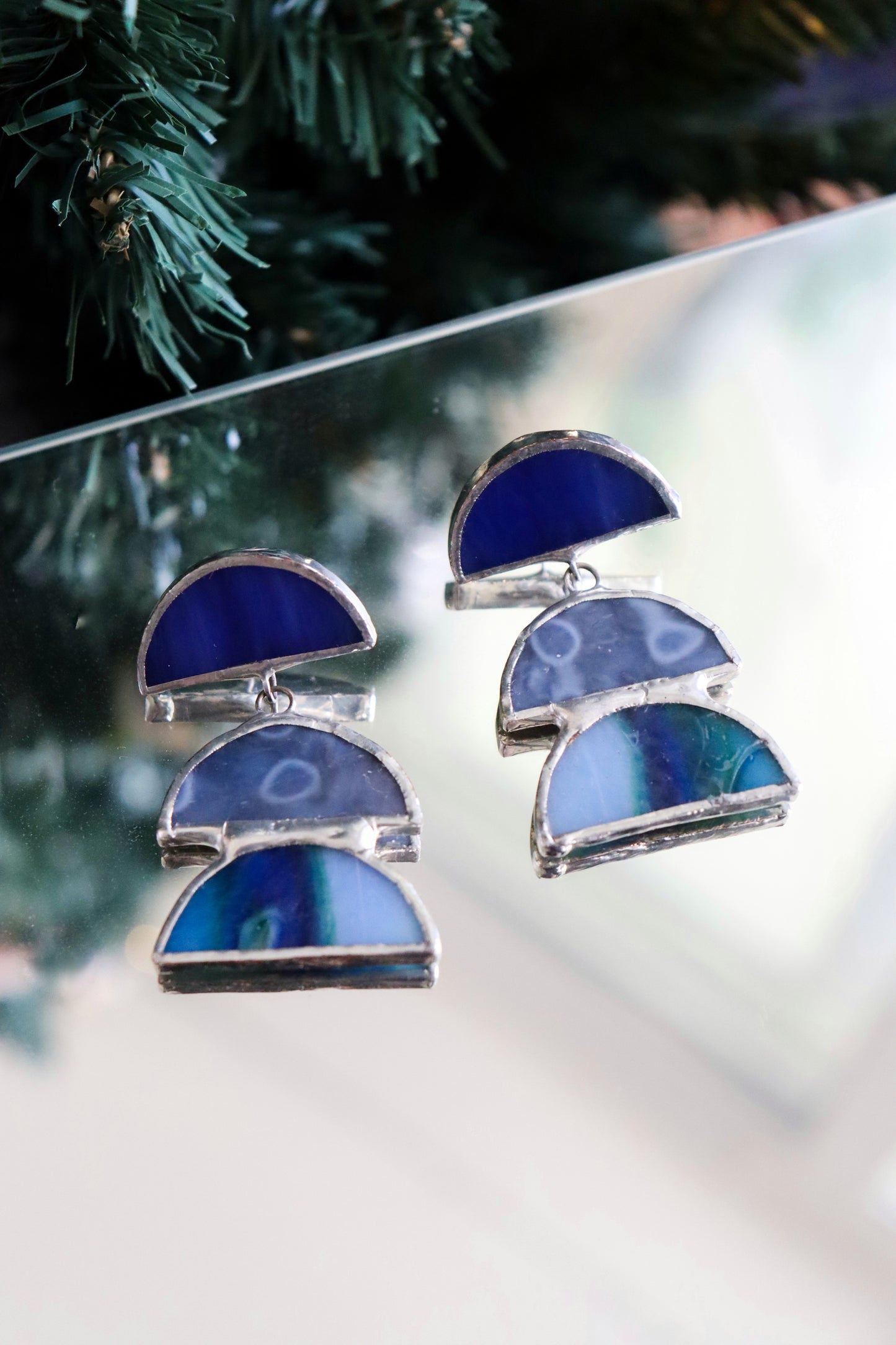 Echo medium earrings