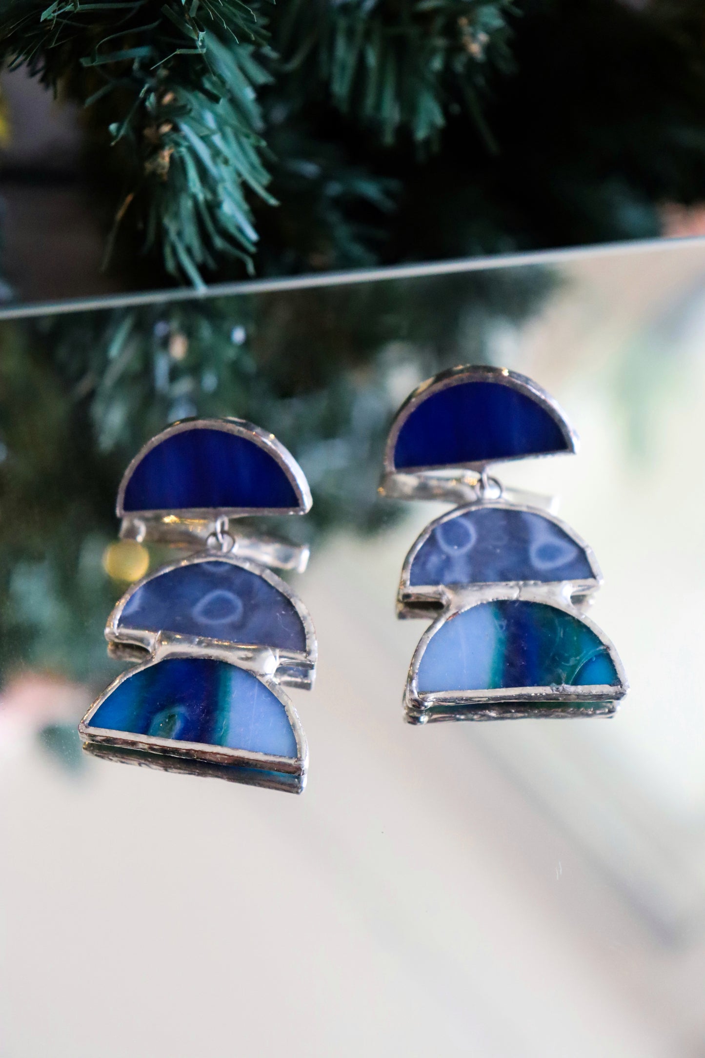 Echo medium earrings