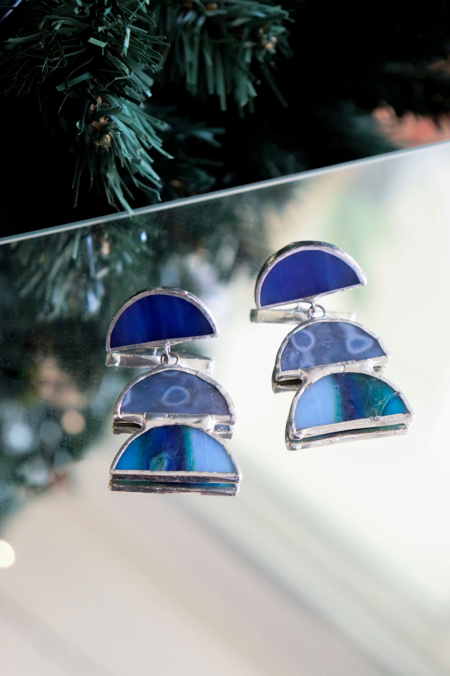 Echo medium earrings