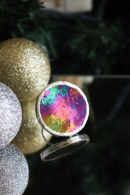 Iridescent black circle rings