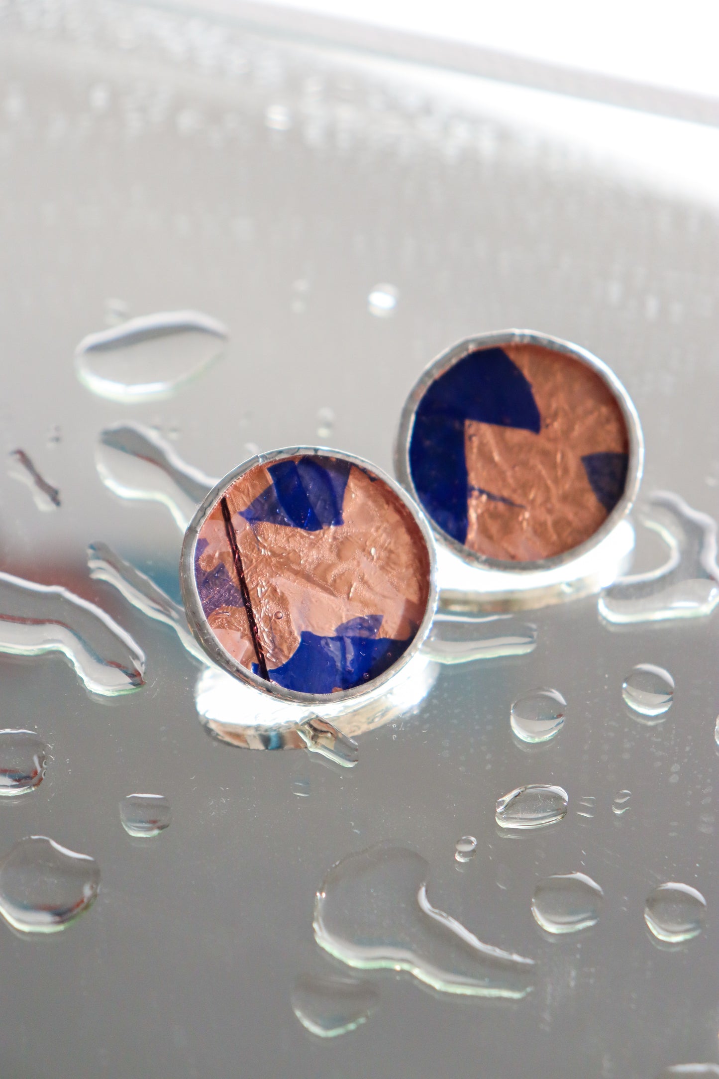 Circle earrings / Copper blue