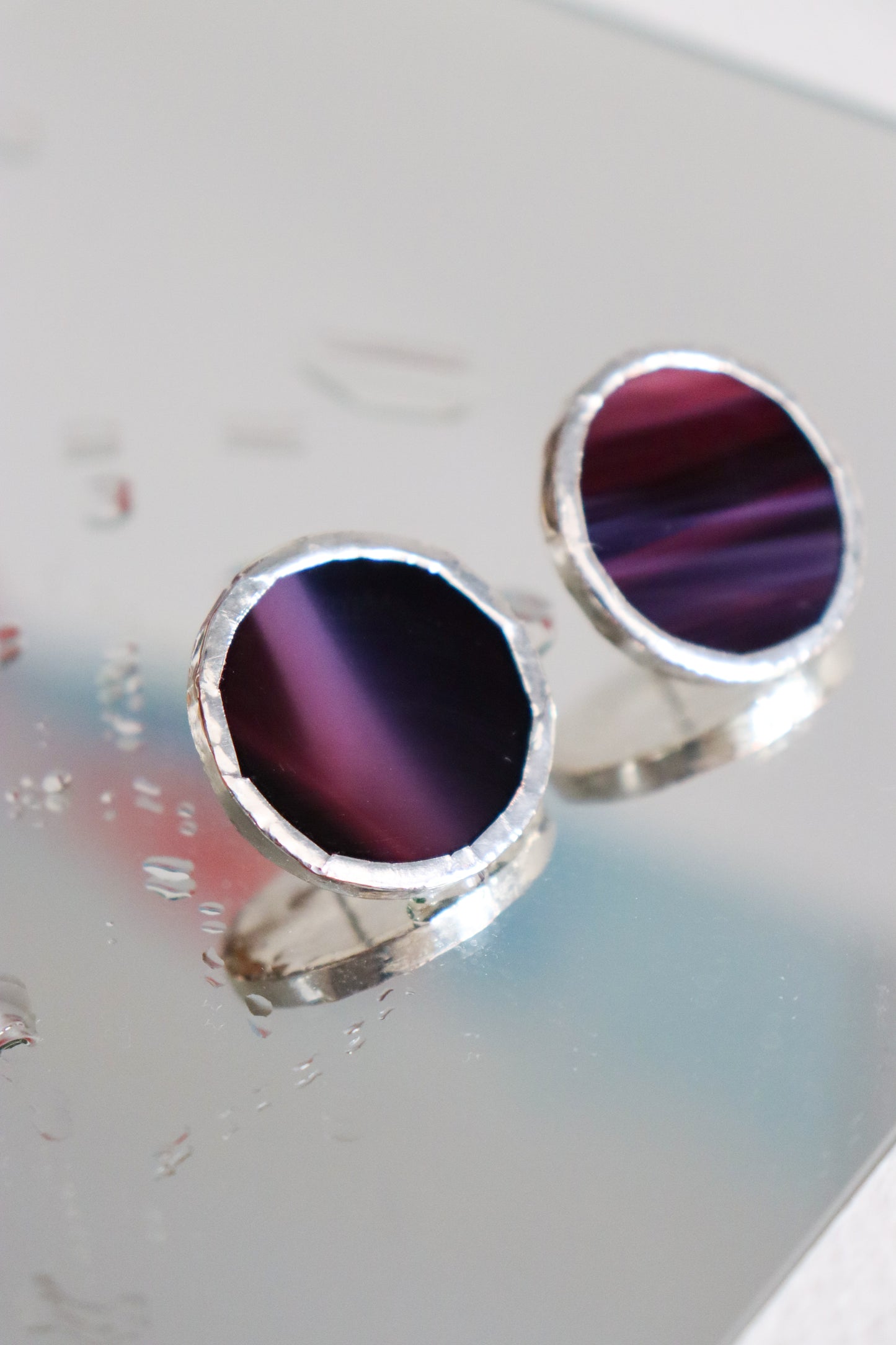 Medium circle earrings / Dark purple