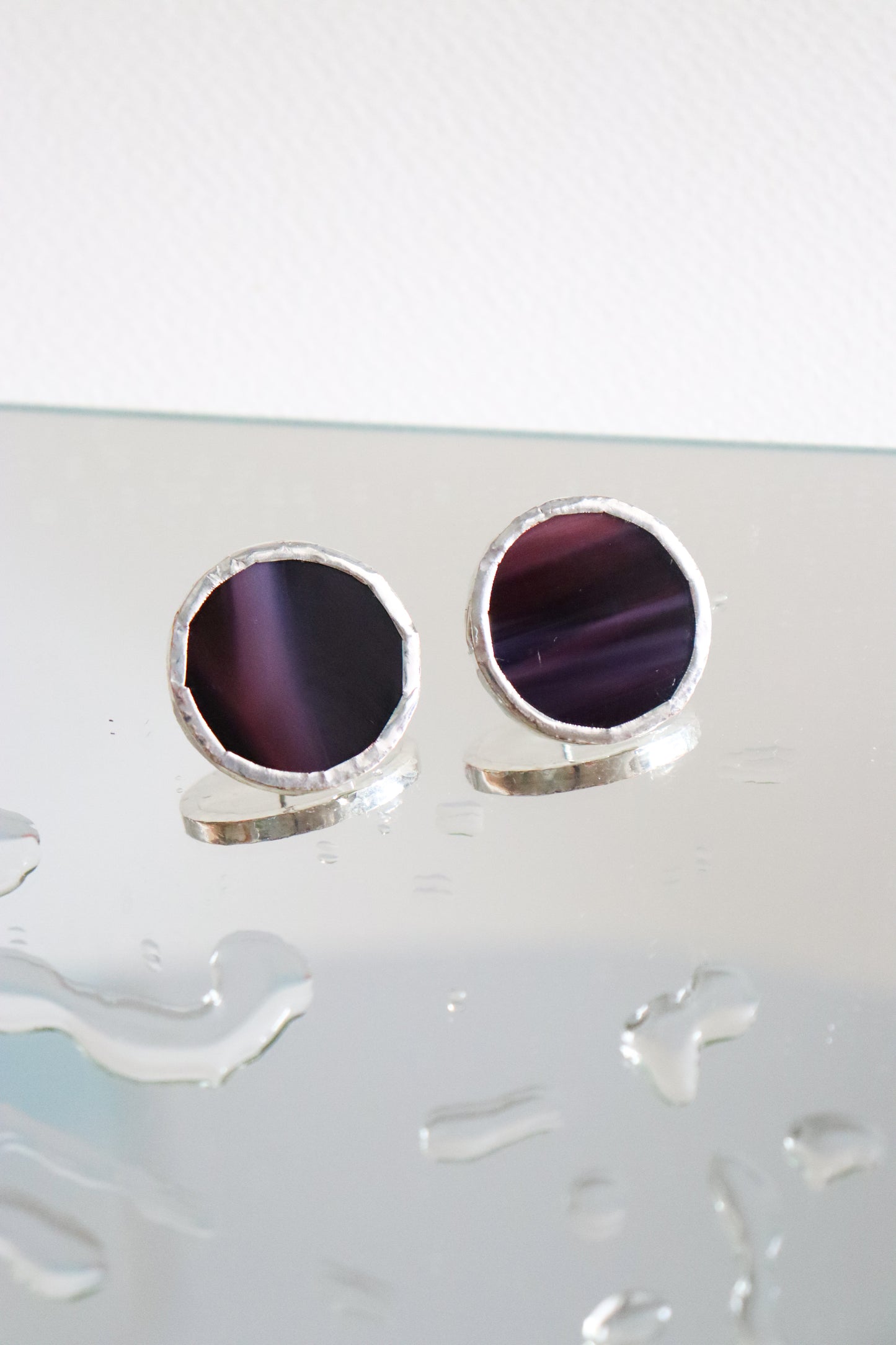 Medium circle earrings / Dark purple