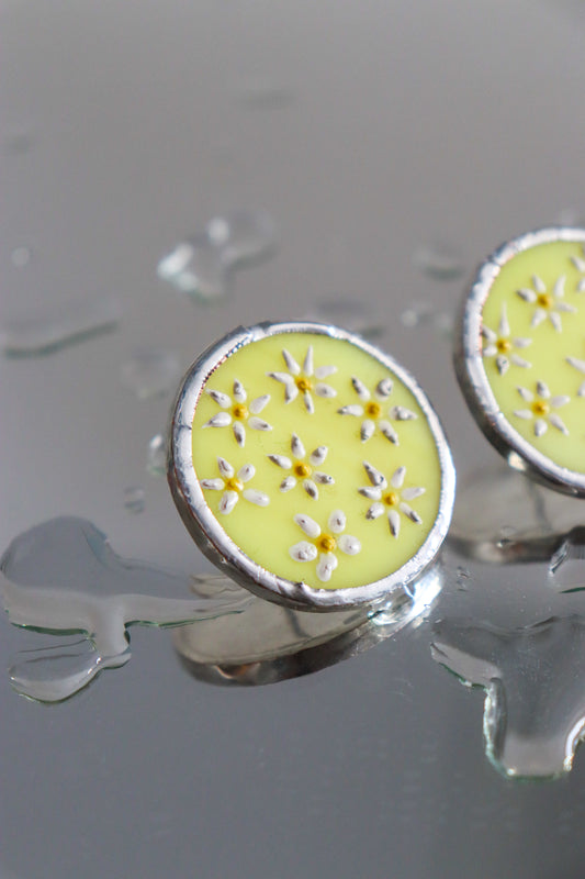 Medium circle earrings / Yellow with flowers