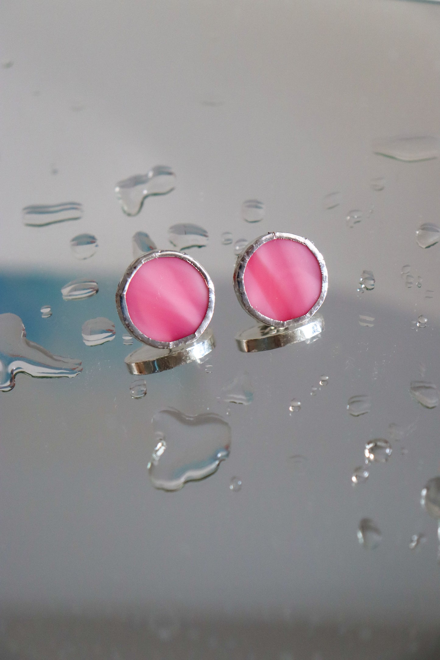 Circle earrings / Hot pink