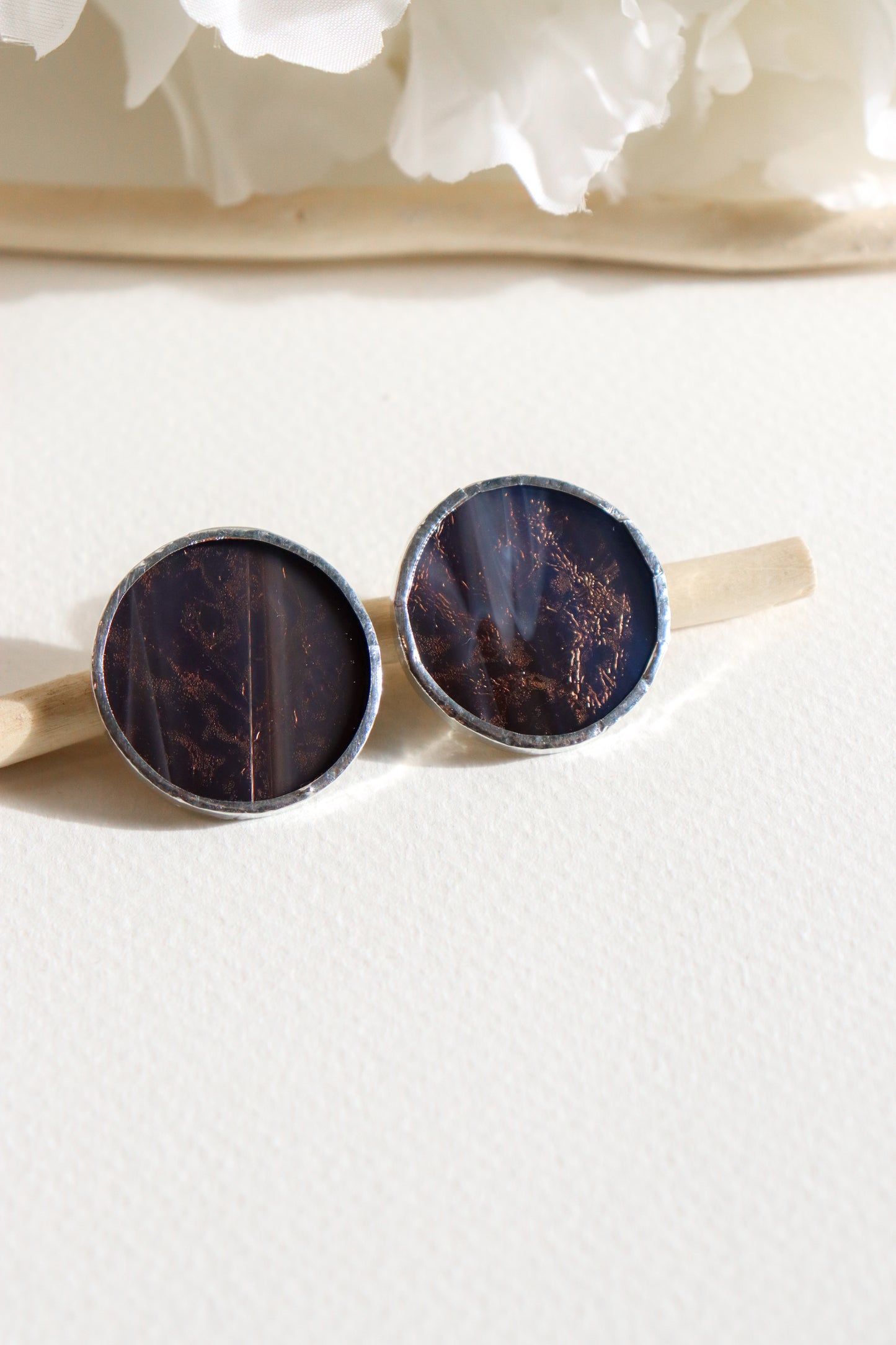 Circle earrings / Smoky black