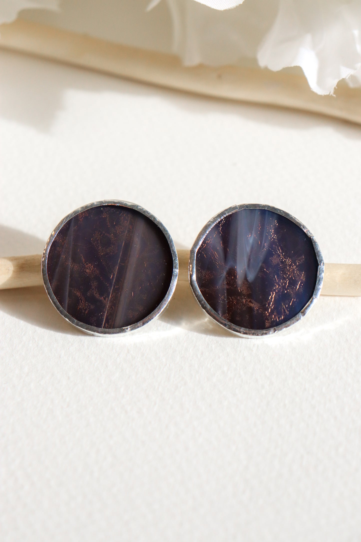 Circle earrings / Smoky black