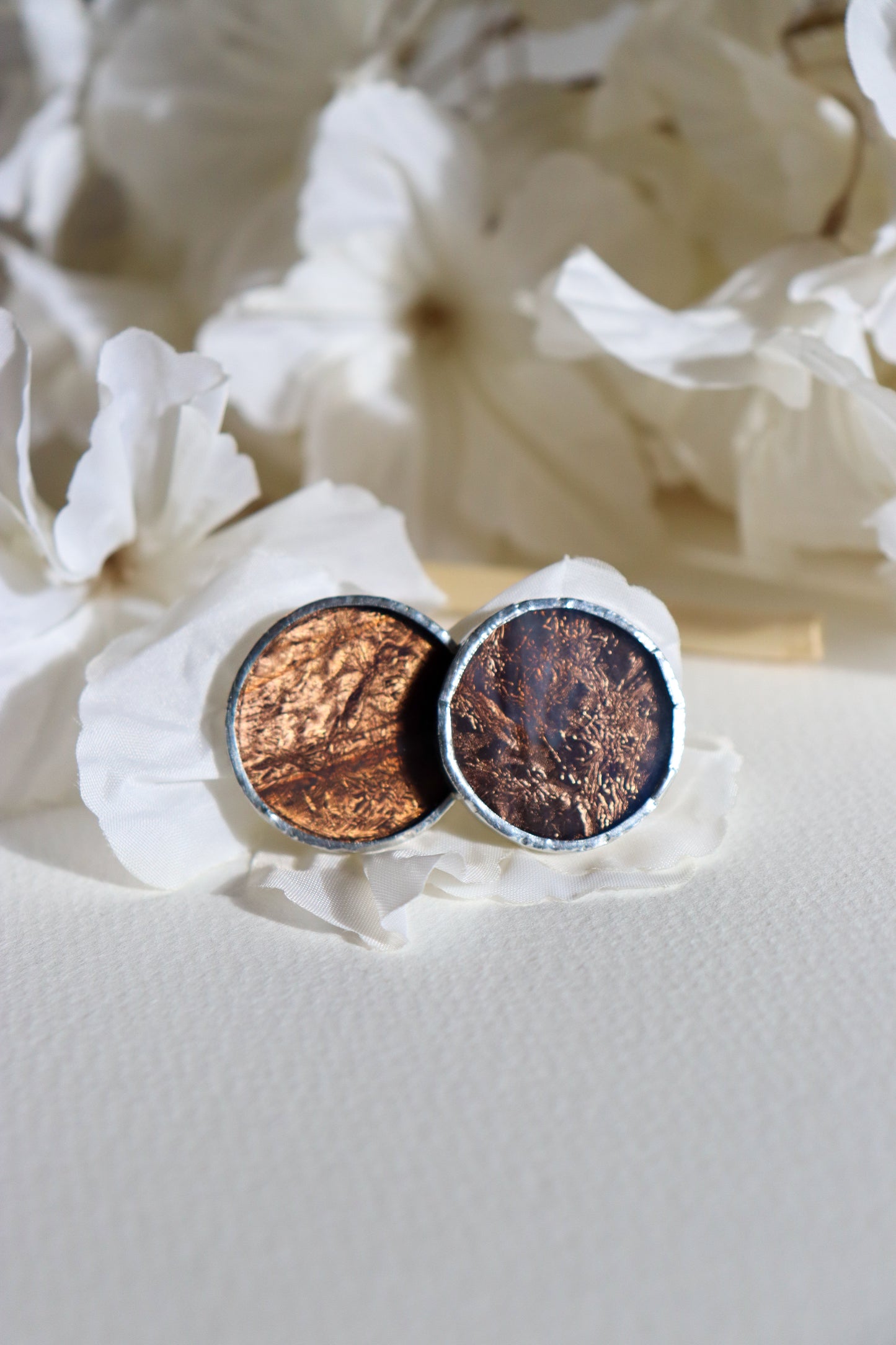 Circle earrings / Smoky black