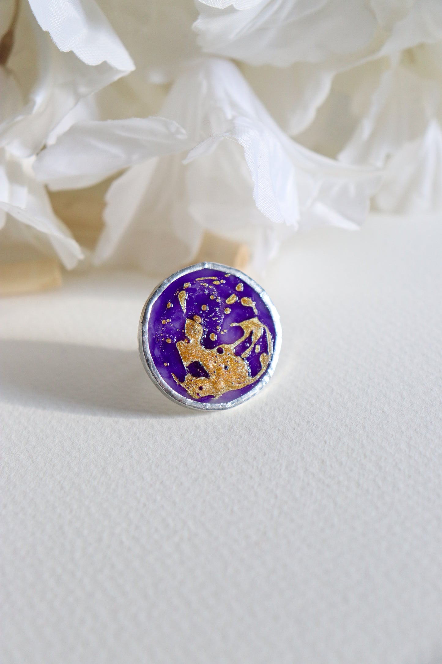 Medium circle rings / Gold and purple