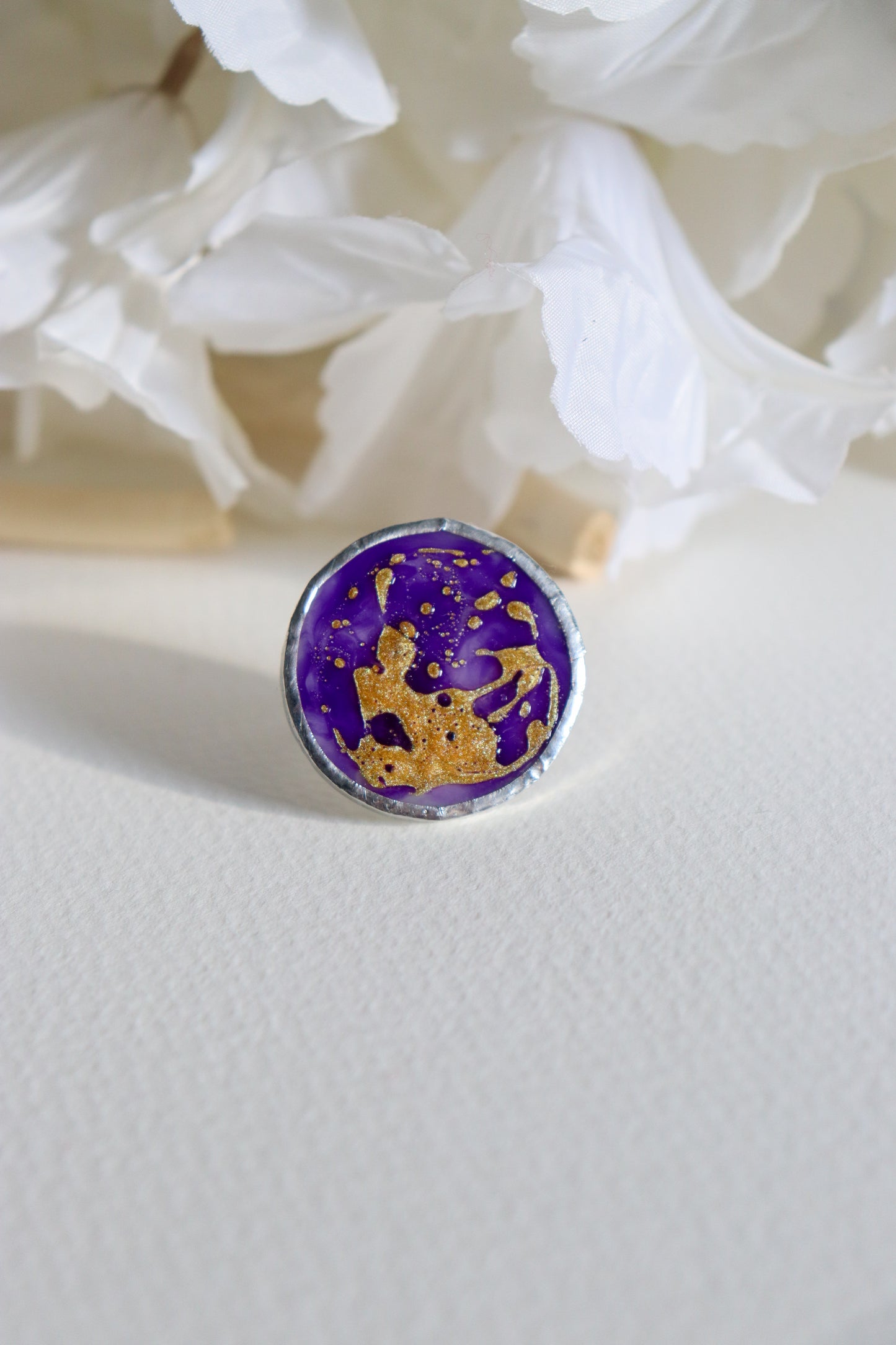Medium circle rings / Gold and purple