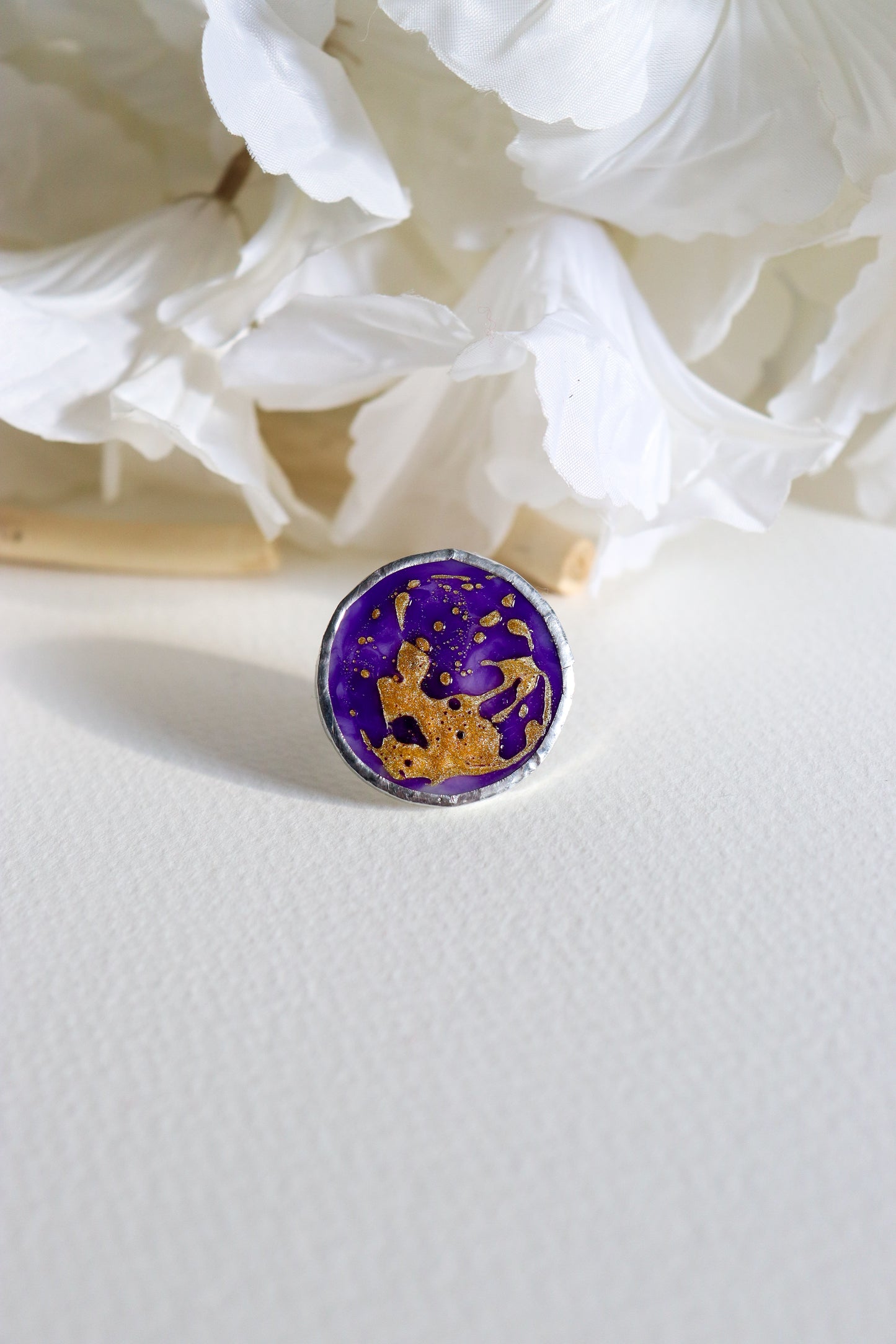 Medium circle rings / Gold and purple