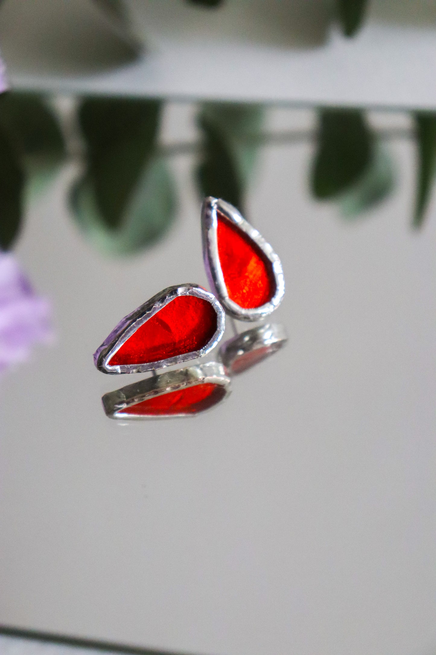 Teardrop stud earrings