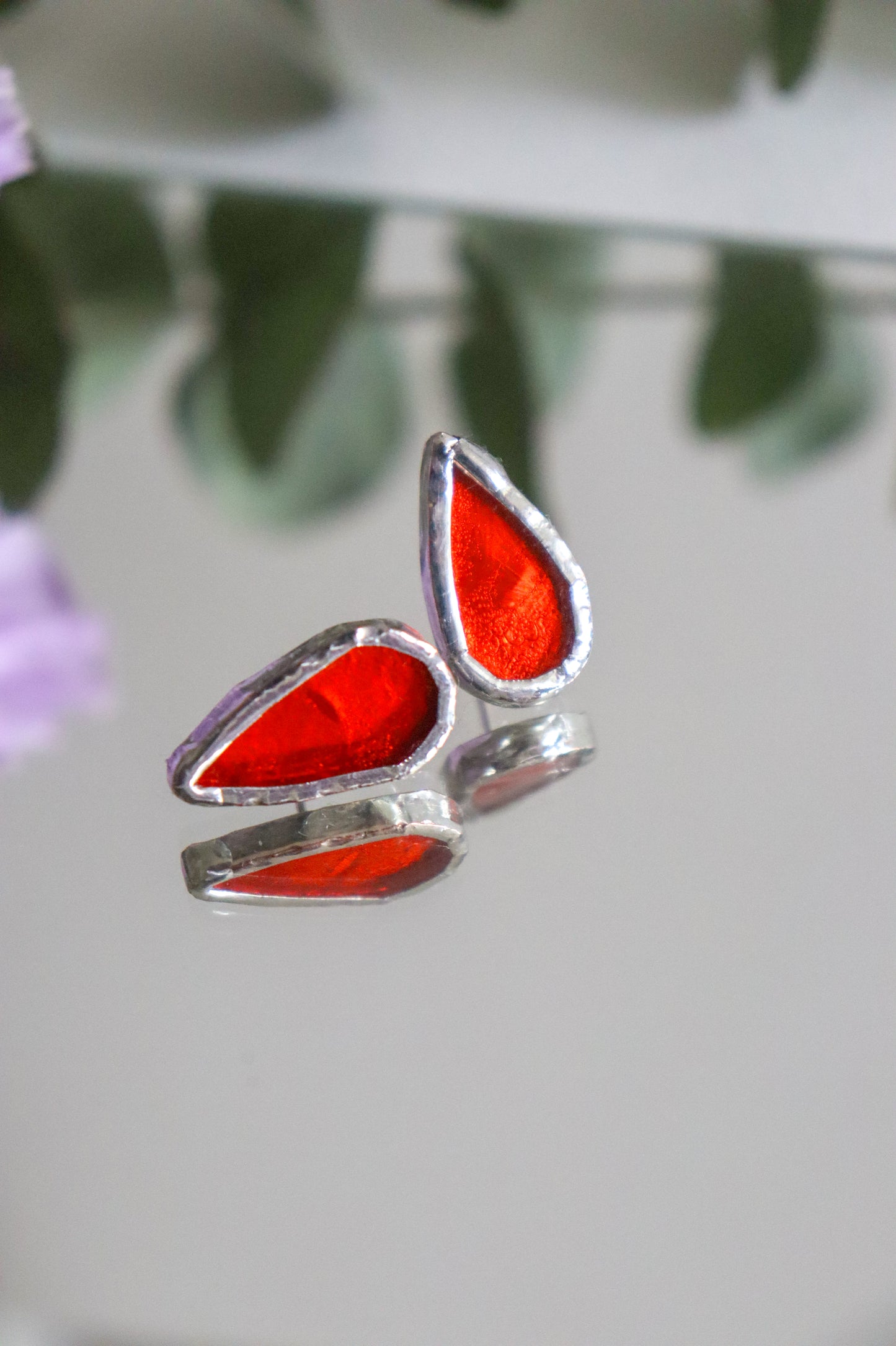 Teardrop stud earrings