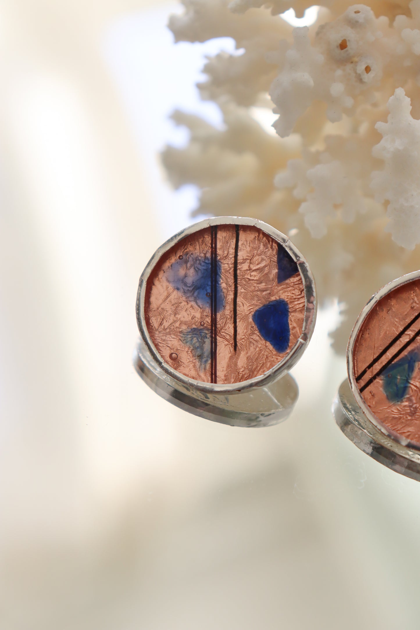 Circle earrings / Copper blue