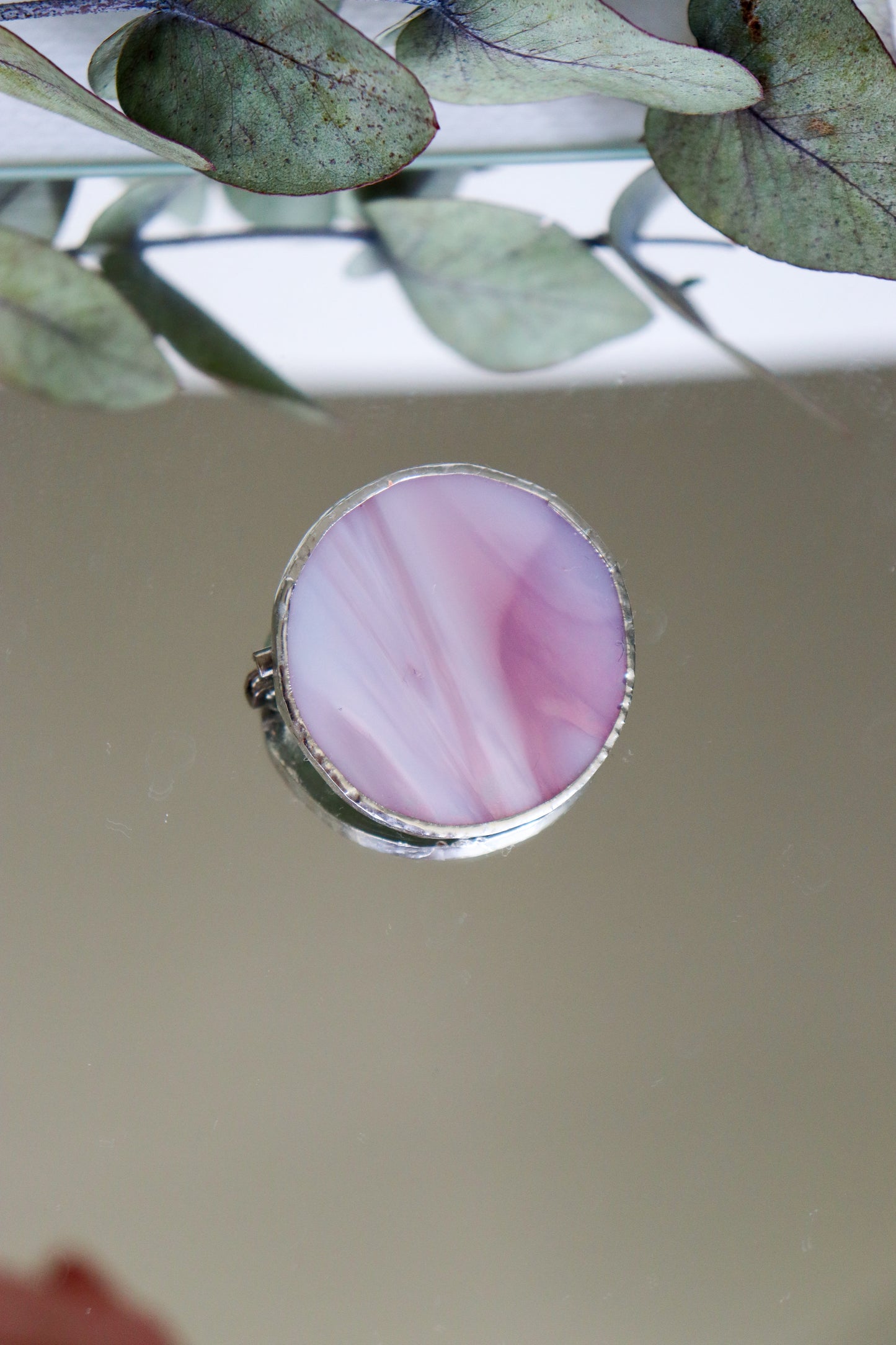 Circle brooches