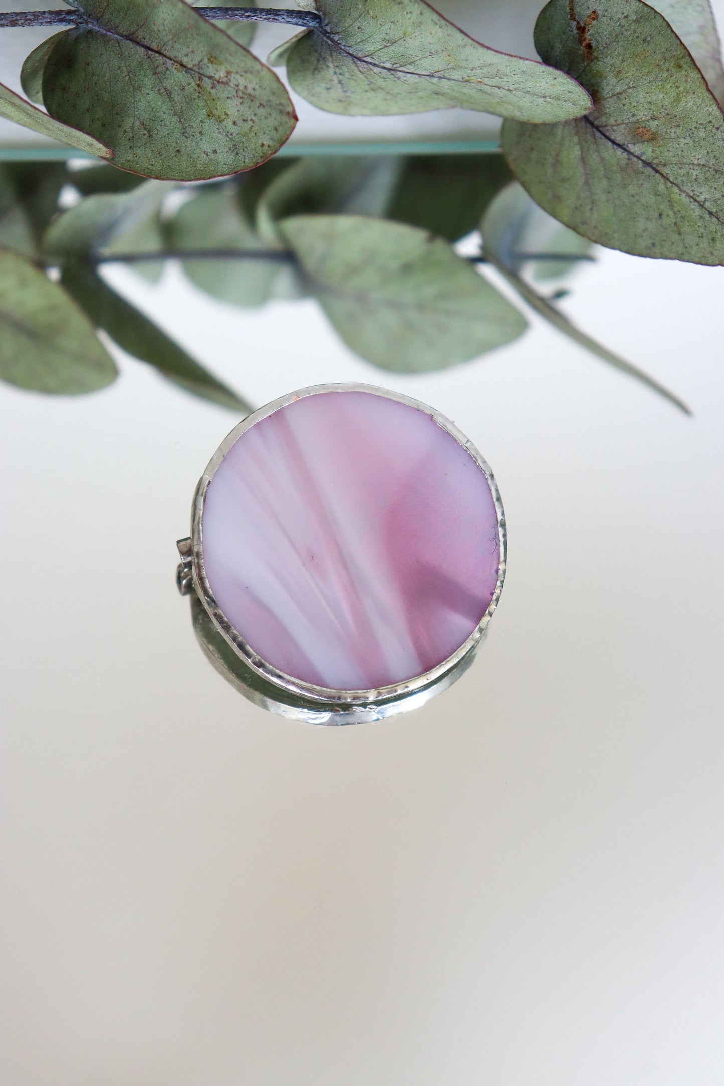 Circle brooches