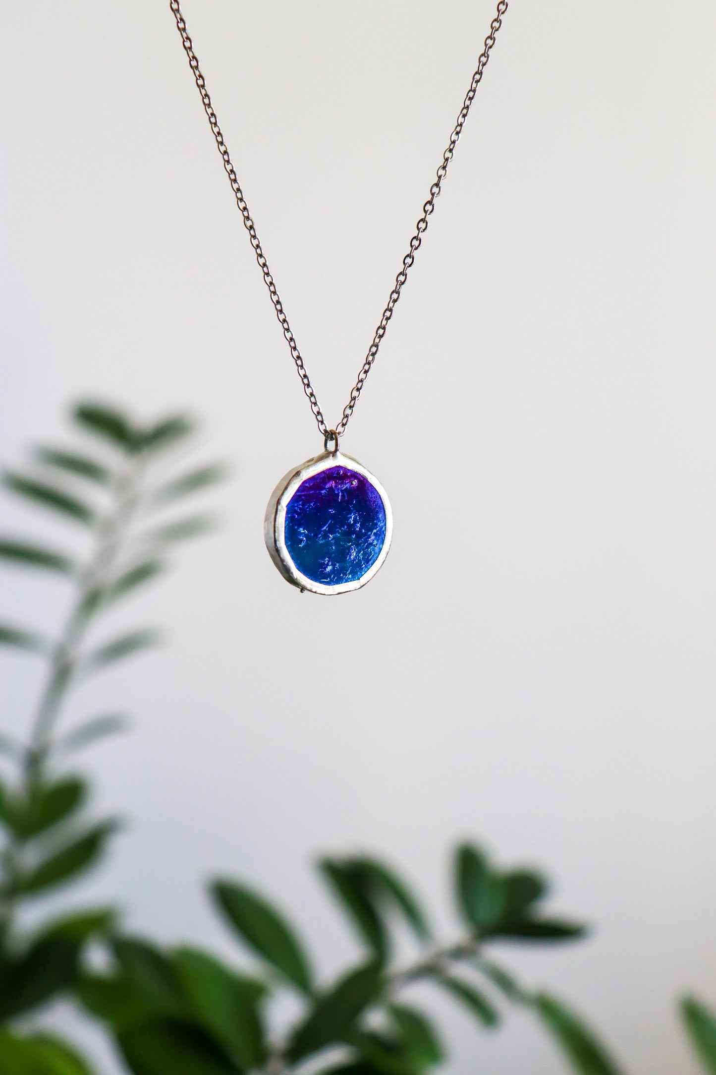Circle necklaces /  Iridescent and black
