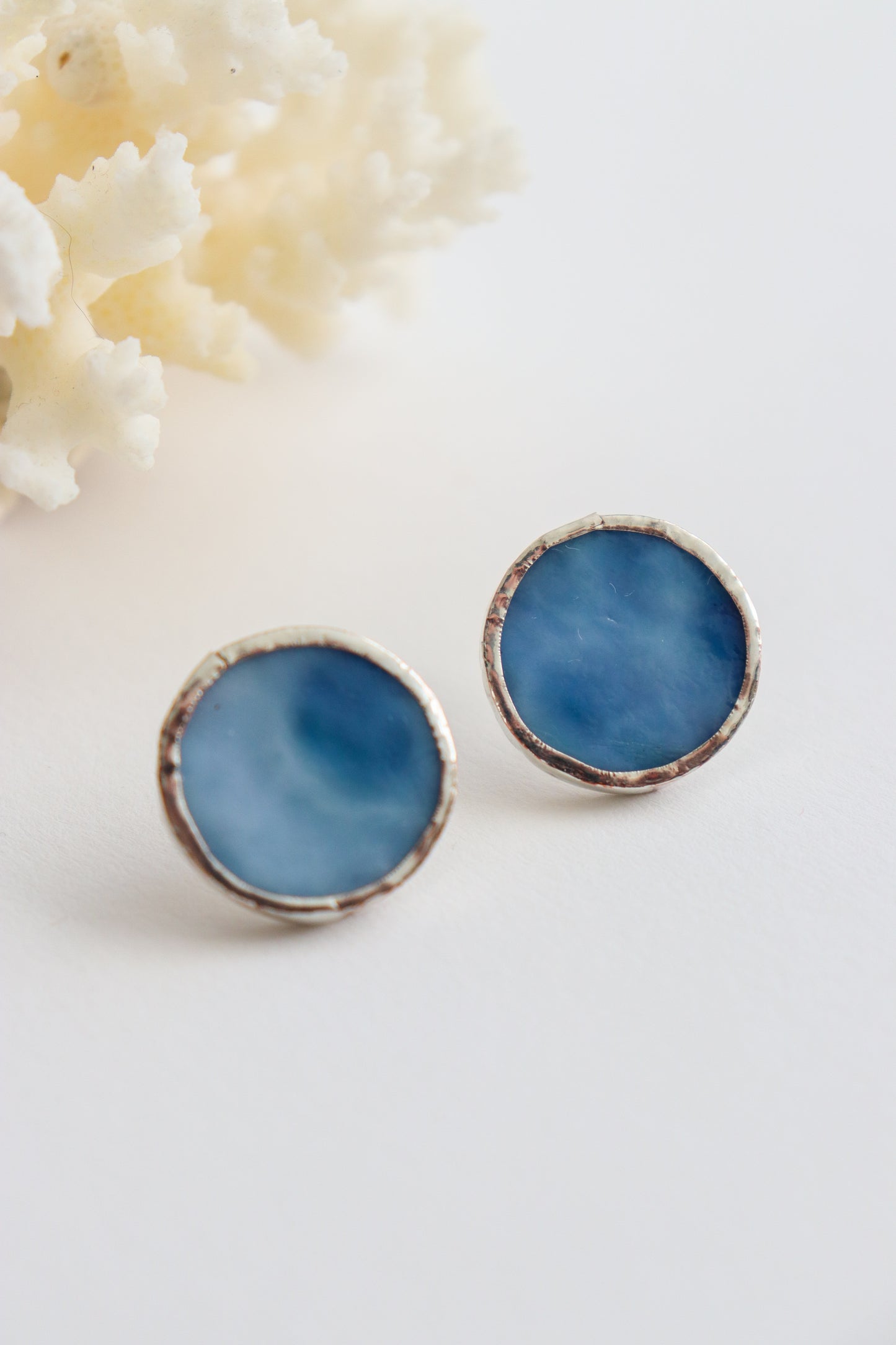 Circle earrings / Blue-gray