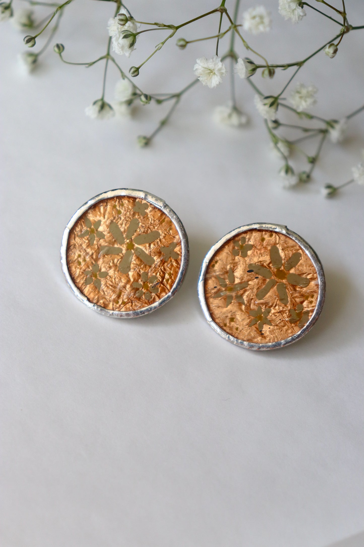 Medium circle earrings / flowers