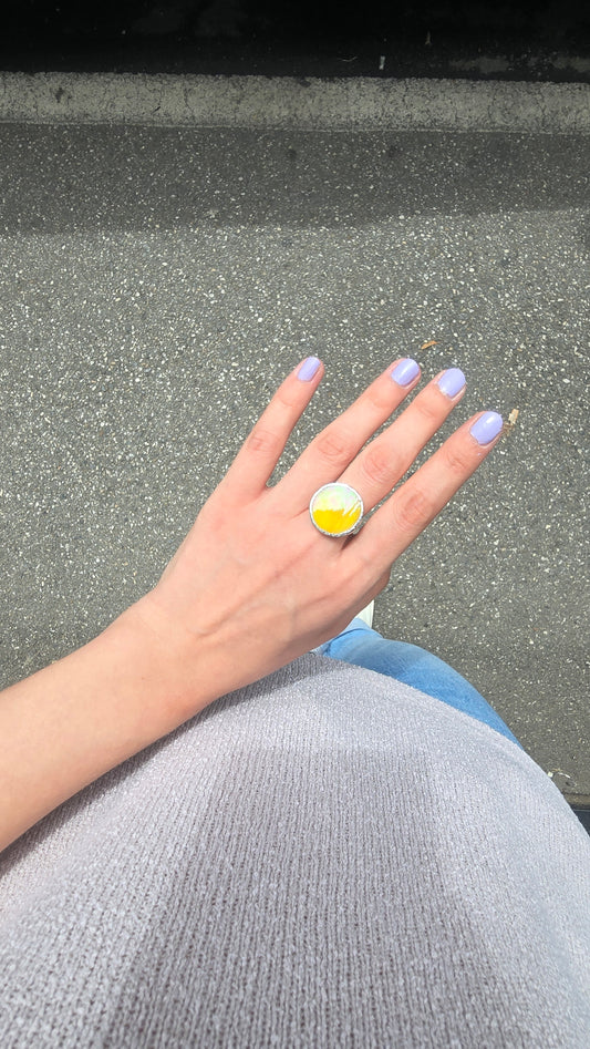 Small circle ring / Iridescent yellow