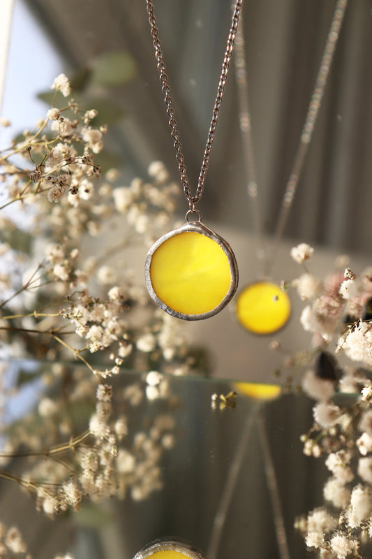 Medium circle necklace /  Yellow