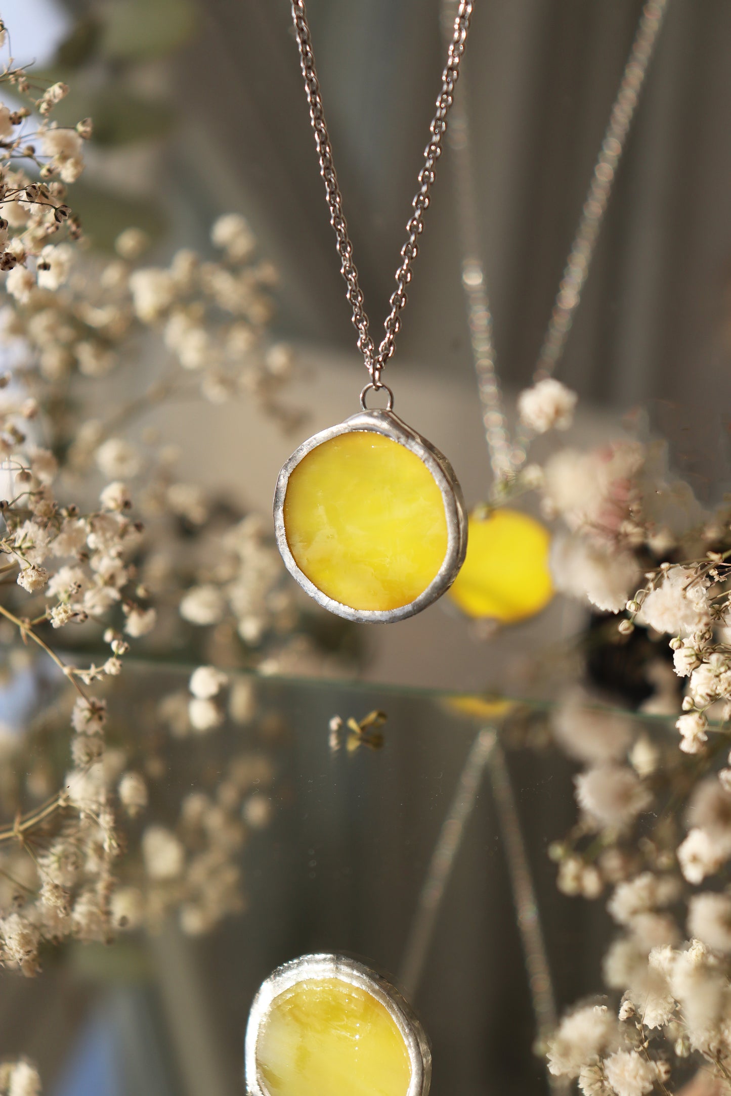 Medium circle necklace /  Yellow