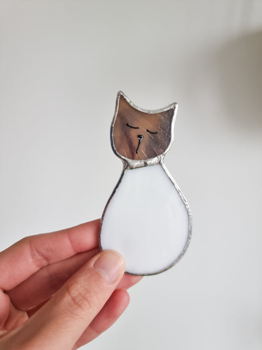 Cat brooch