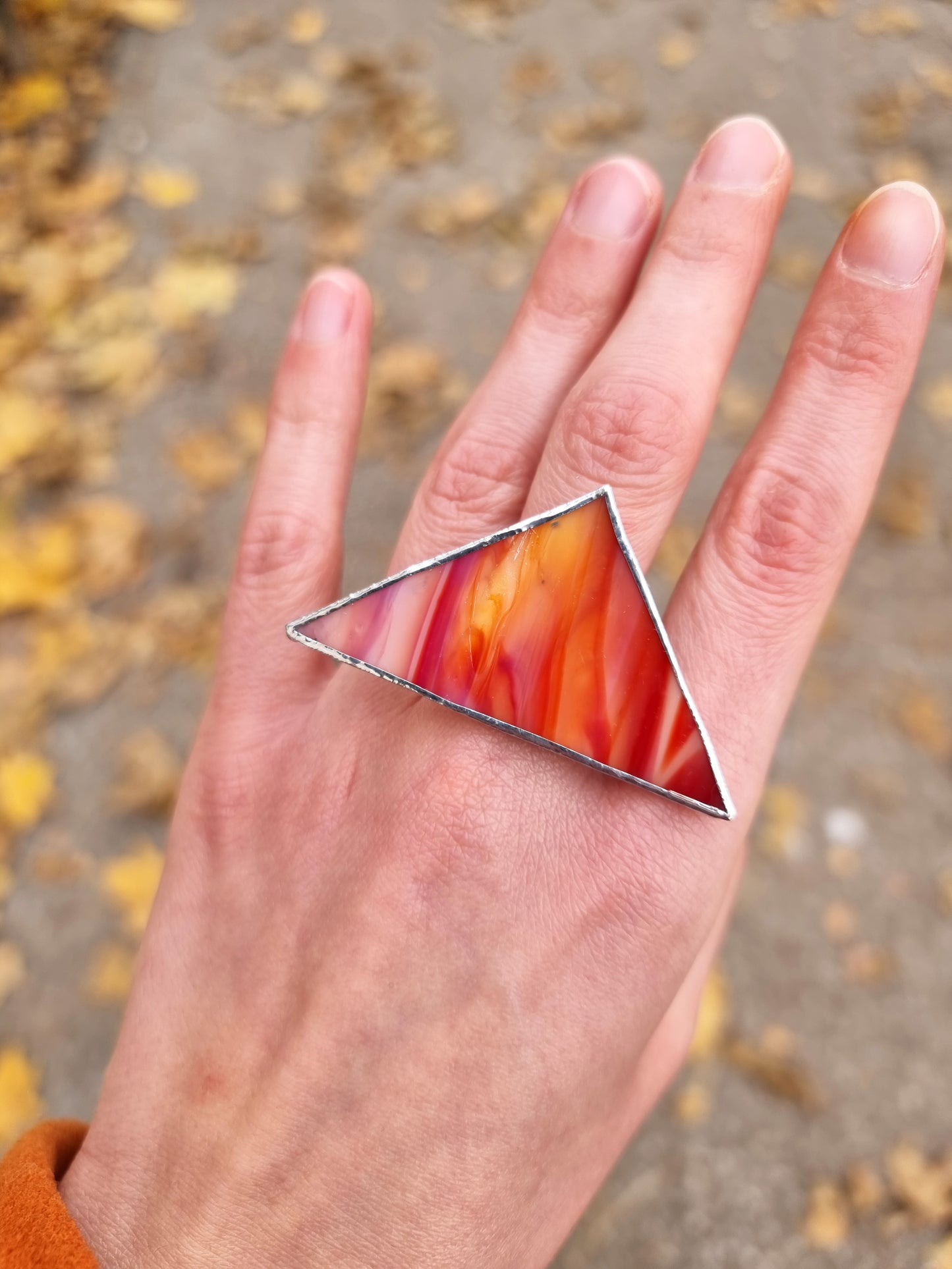 Large triangle ring / Red and orange