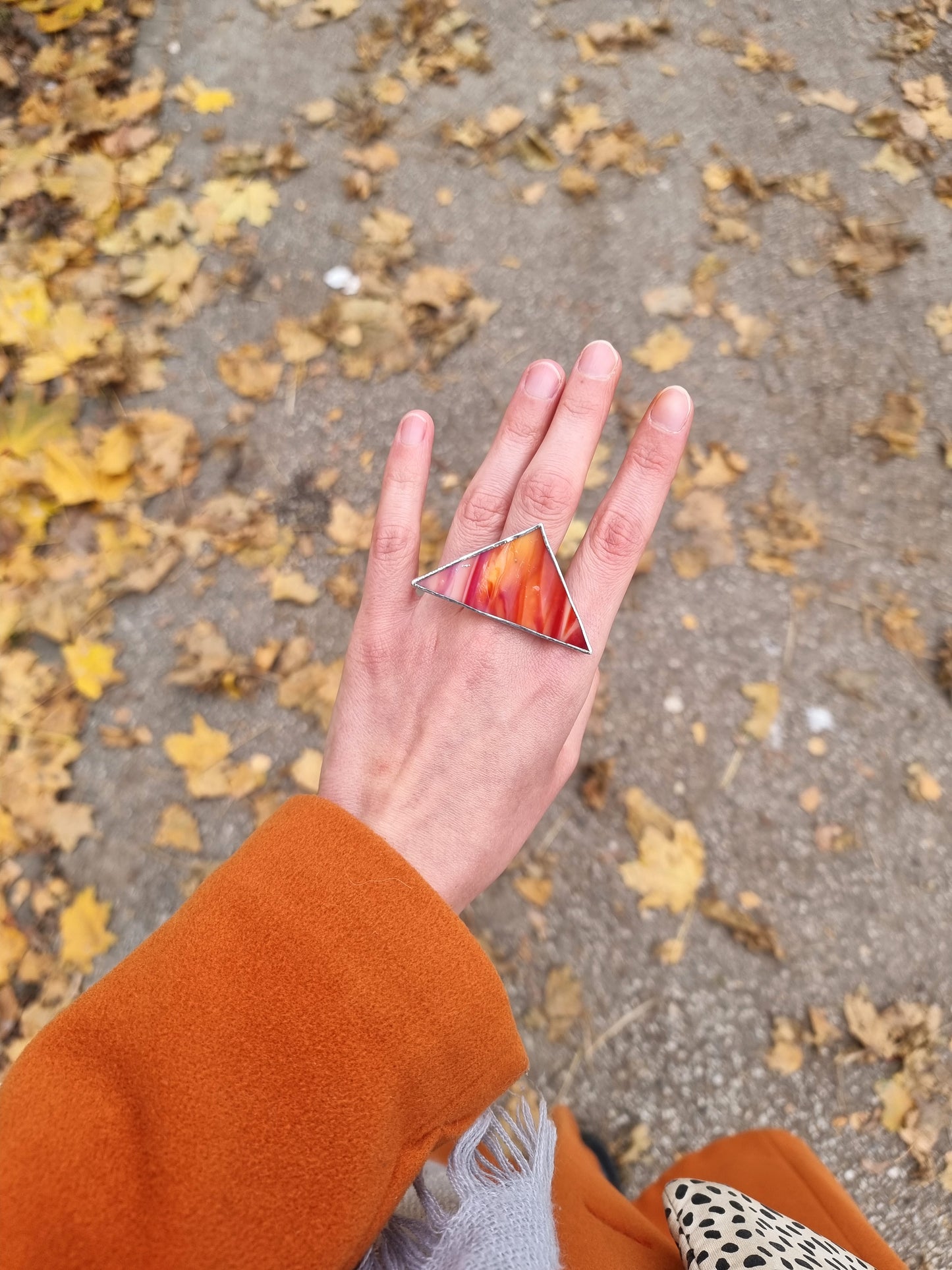 Large triangle ring / Red and orange